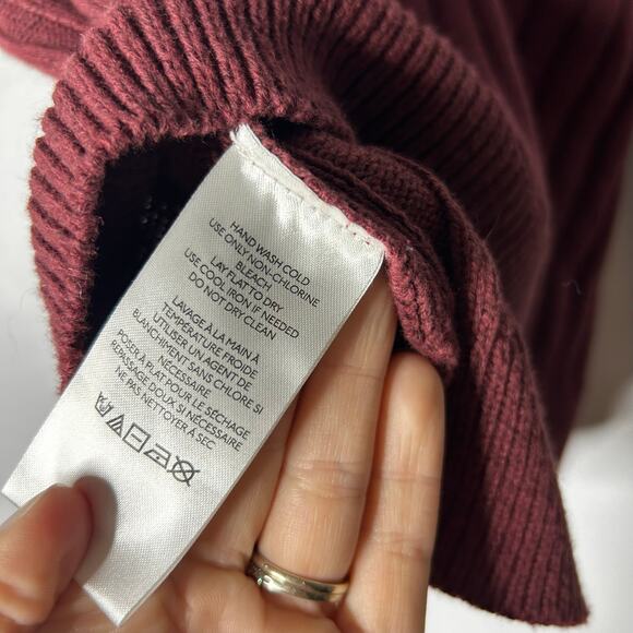 Anthropologie Ribbed Burgundy Knit Crop Top Women's Medium V-Neck Minimalist - Picture 8 of 9